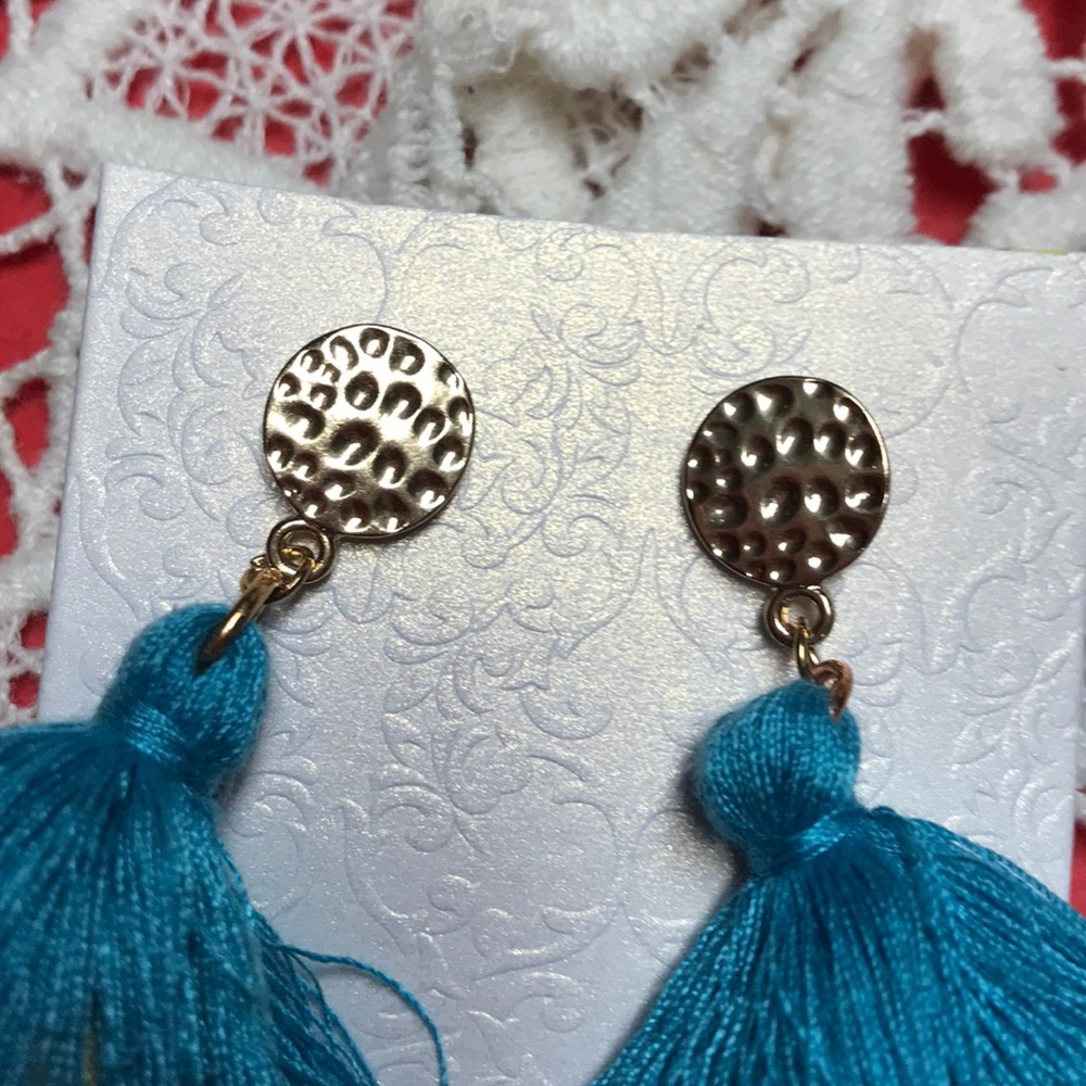Darling four layer fringe earrings - Picture 2 of 4